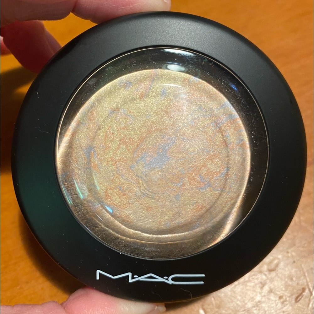 MAC Mineralize Skinfinish Powder Highlighter - Picture 5 of 17